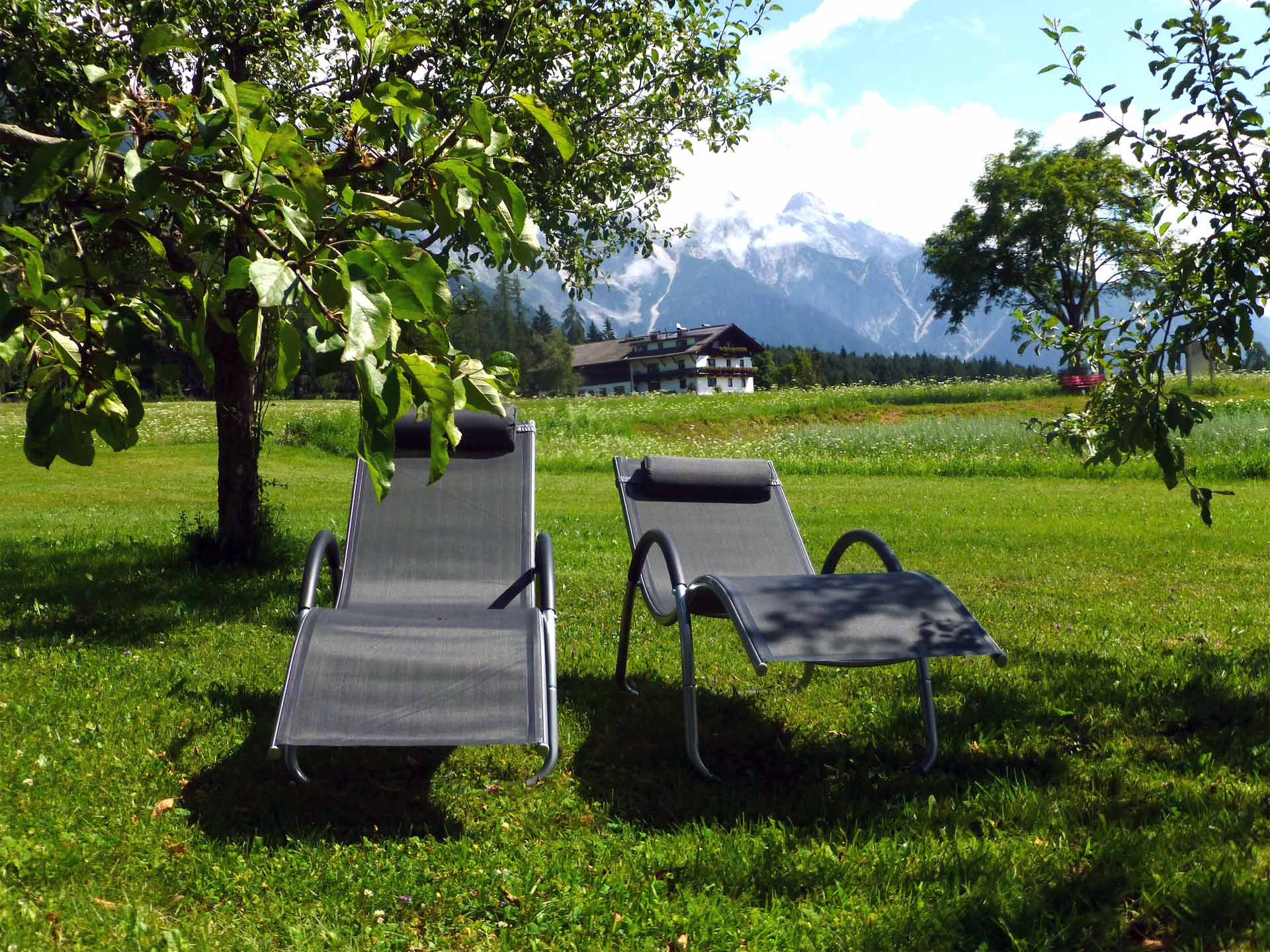 Relaxstühle im Garten
